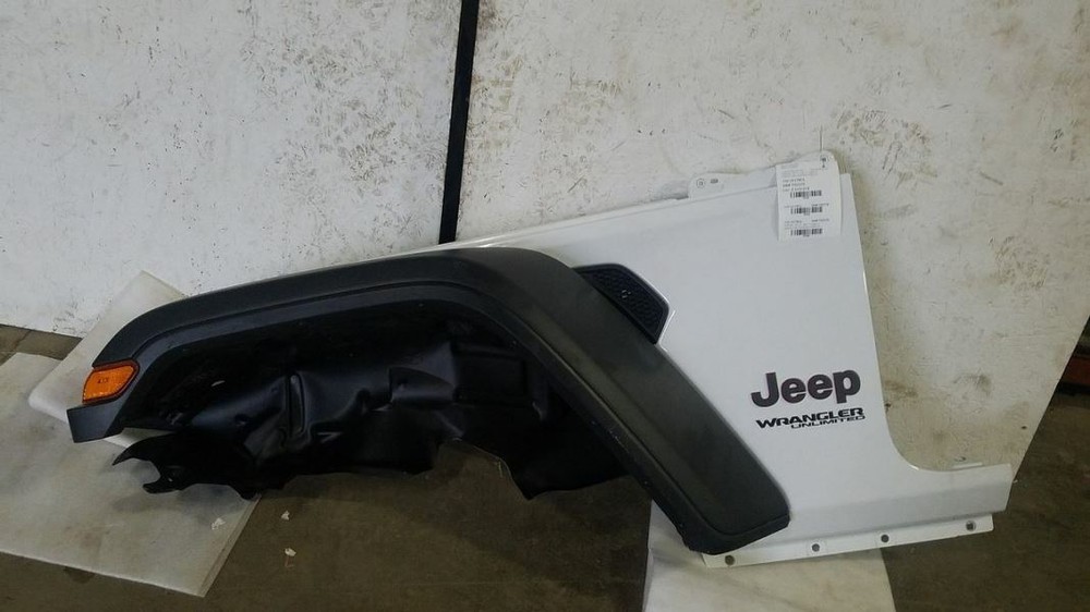 Driver Fender 2 Piece Design Fender Flare Opt MM2 Fits 18-19 WRANGLER 2263885