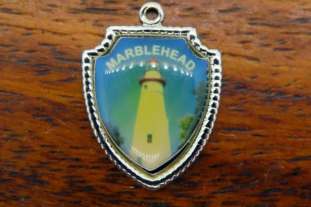 Vintage sterling silver MARBLEHEAD OHIO LIGHTHOUSE TRAVEL SHIELD charm 24-24