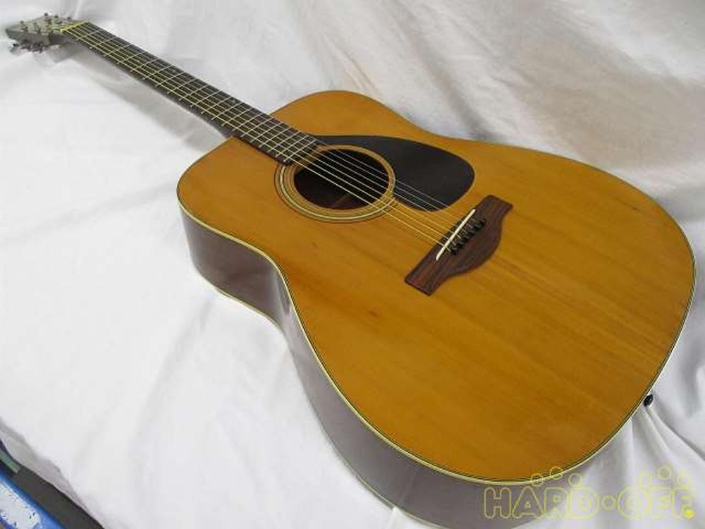 Yamaha FG-220 Classic Acoustic Guitar for All Musicians
