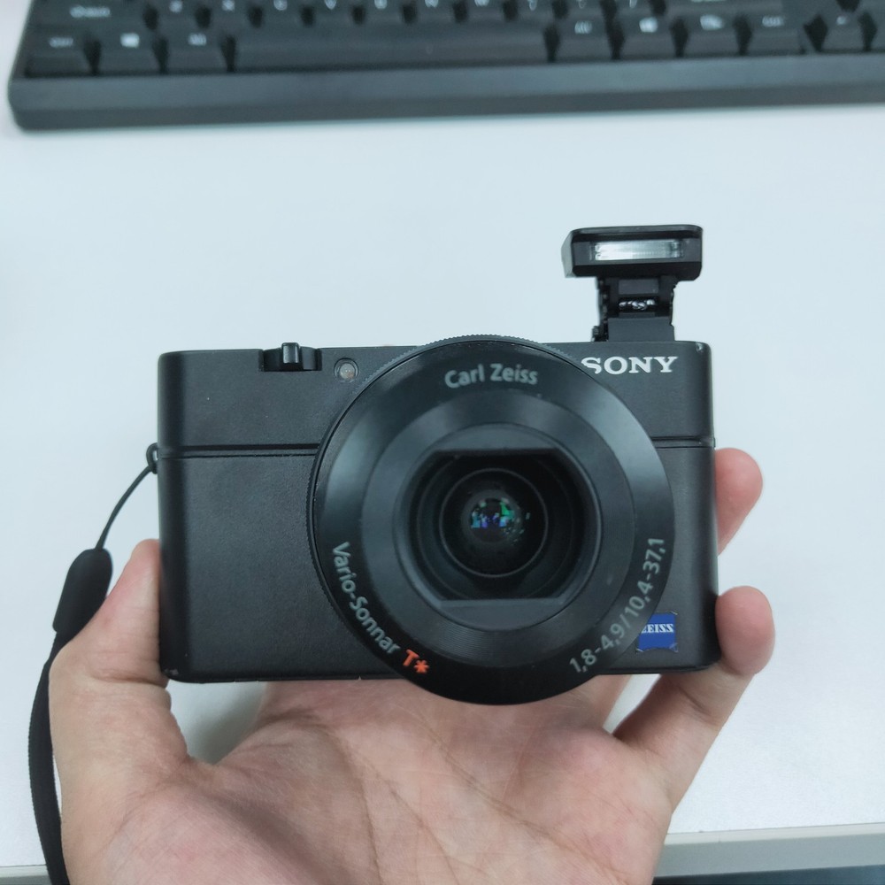 Sony Cyber-Shot DSC-RX100 20.2MP 3.6x Zoom Compact Digital Camera Used 80% Condition