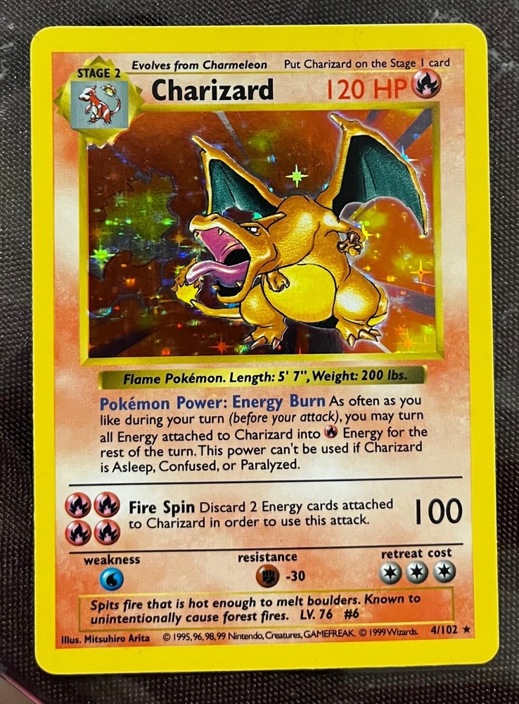 Pokémon TCG Charizard Base Set 4/102 Holo Shadowless Holo Rare