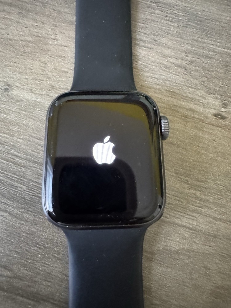 Apple Watch SE 1st Generation 40mm Black