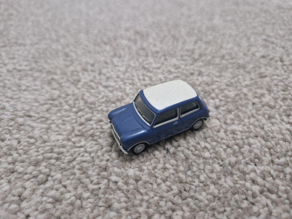 1/72 CARARAMA CLASSIC - BLUE + WHITE ROOF MINI COOPER DIECAST MODEL CAR
