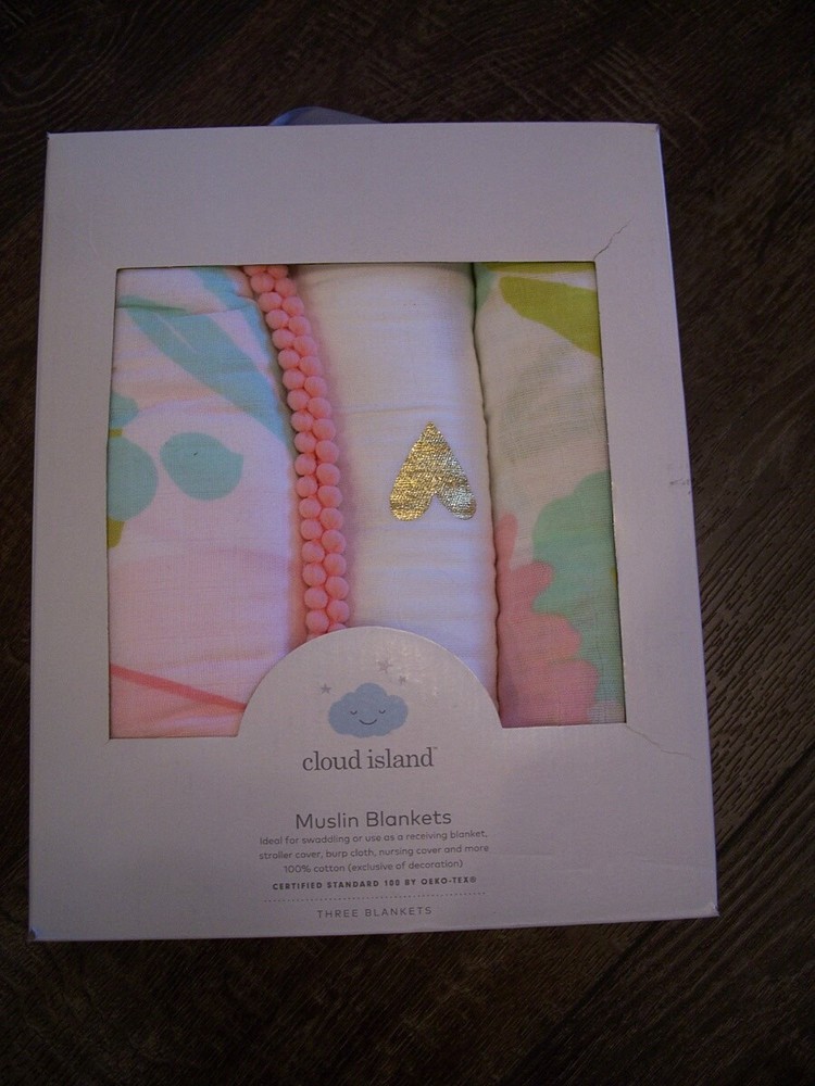 CLOUD ISLAND 3-Pack 100% Cotton Muslin Blankets in Pink Lemonade with Hearts Design