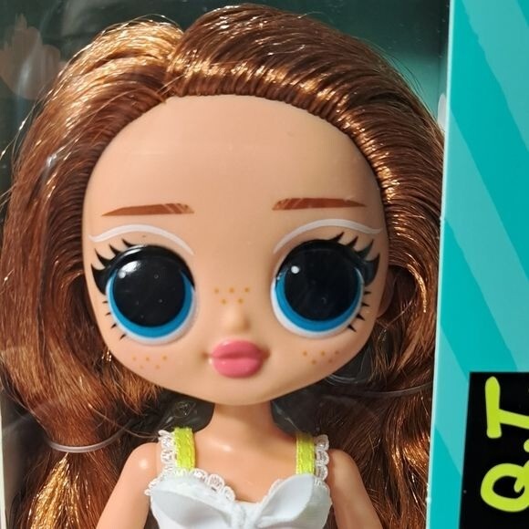 L.O.L Surprise! O.M.G. Swim Doll Coastal Q.T. White Dress 9 Inches