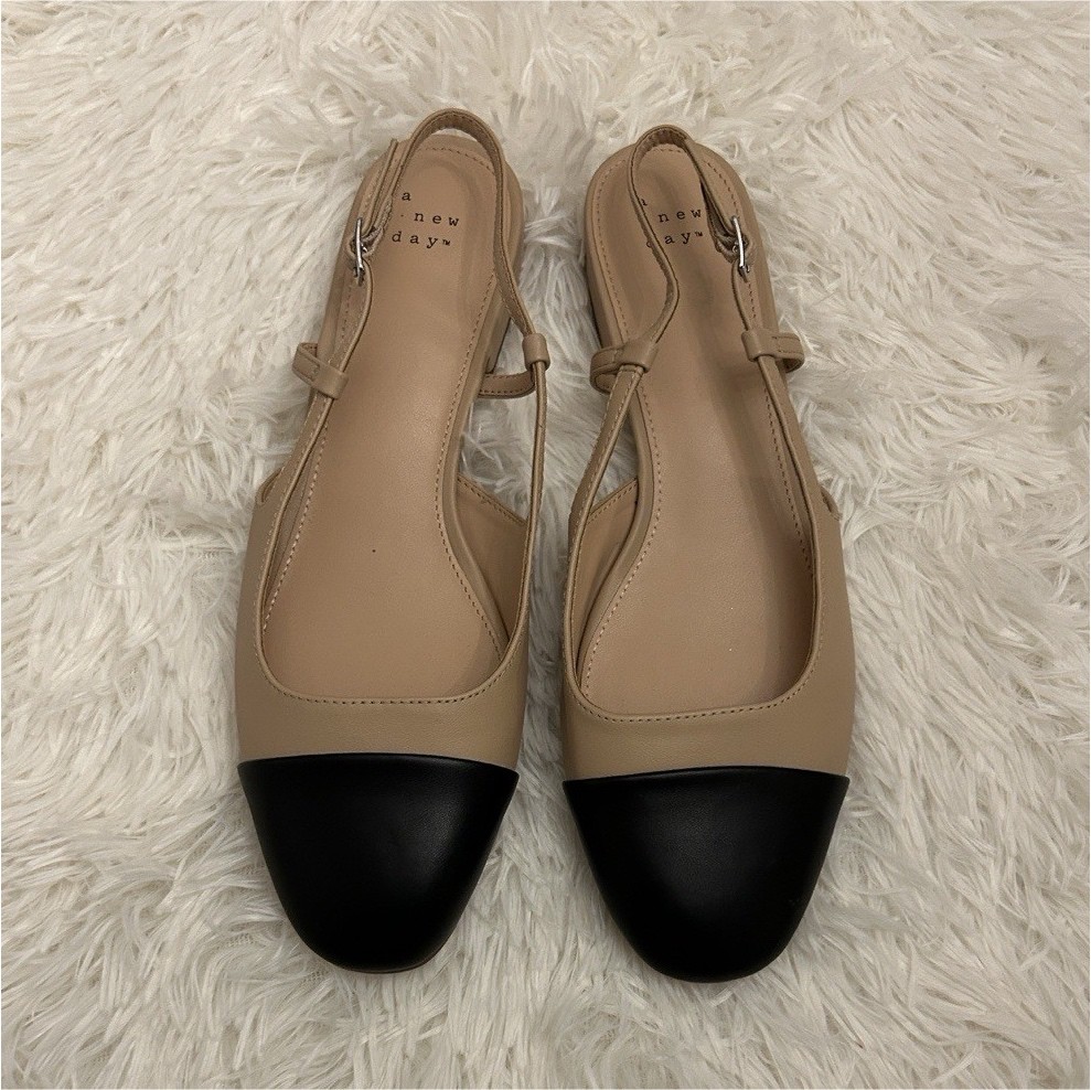 A New Day Colorblock Buckle Closed Toe Flats Beige Black Women's Size 8.5