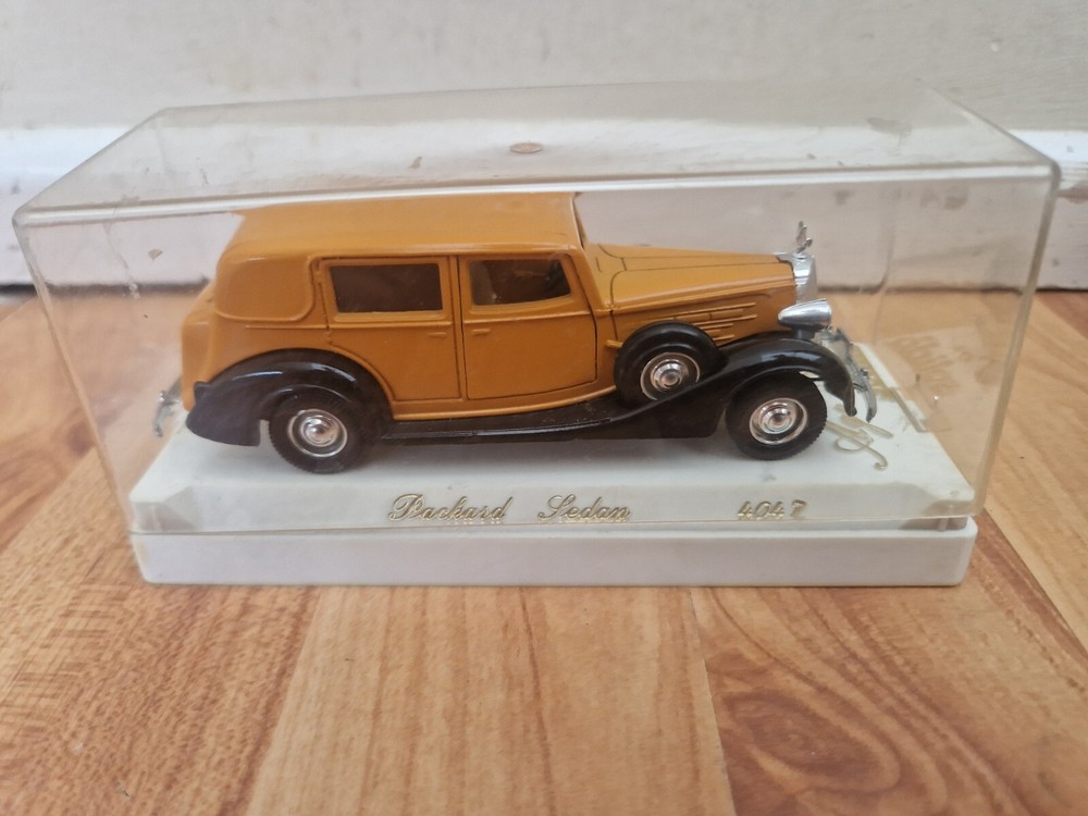 1/43 SOLIDO AGE D'OR - CLASSIC PACKARD SEDAN BROWN DIECAST CAR REF 4047