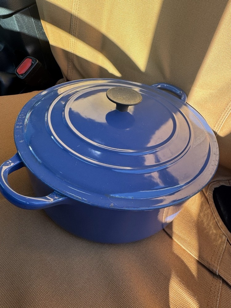Le Creuset Size E Dutch Oven Lid in Vibrant Blue Color