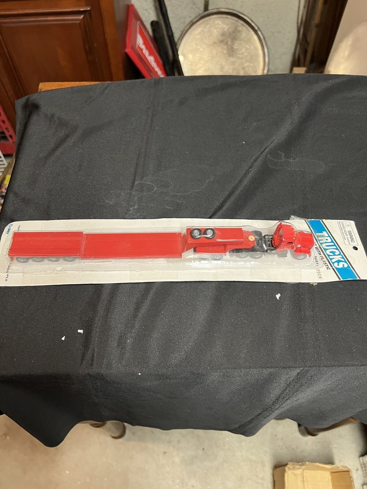 Boley 2028 HO Scale Flatbed Tractor Trailer red  Truck Cargo Hauler package