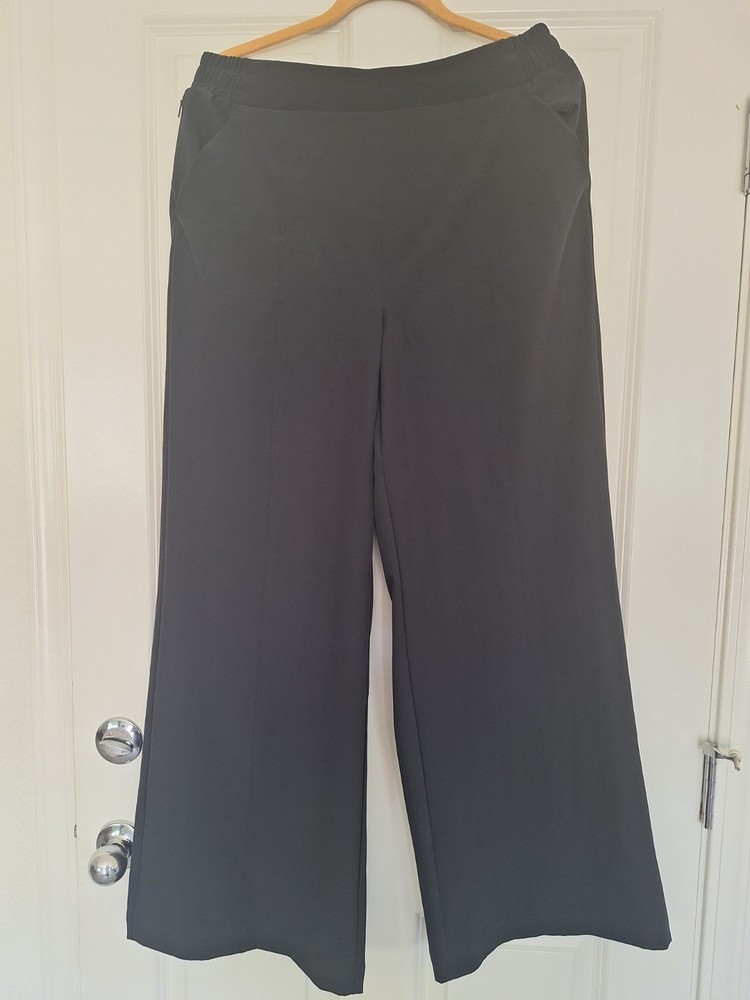 Fabletics Black Wide Leg Sweatpants with Elastic Waist Size L NWT
