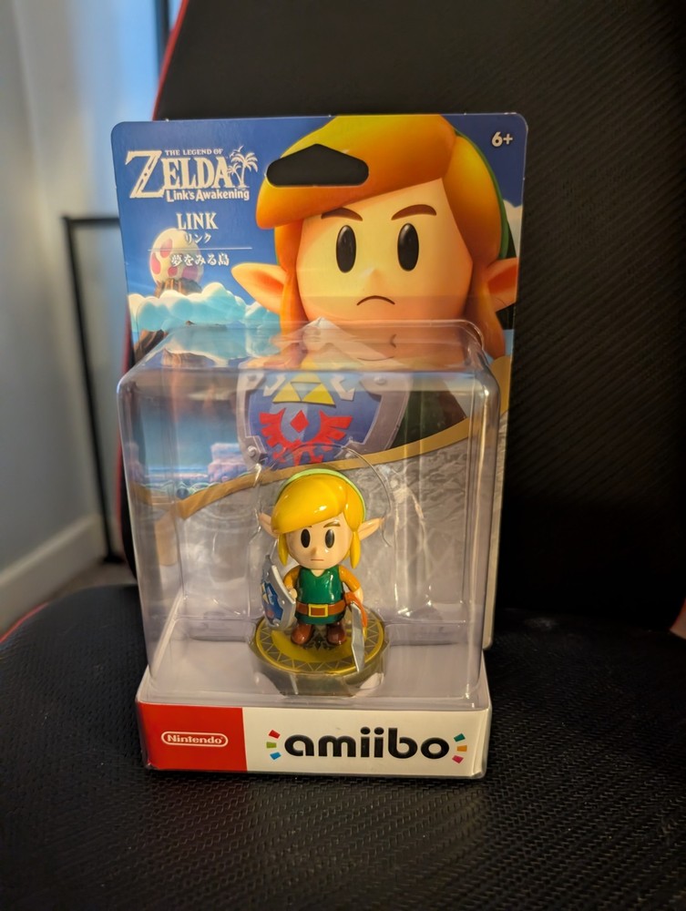 Nintendo amiibo Legend of Zelda: Link's Awakening - Link - Brand New & Sealed