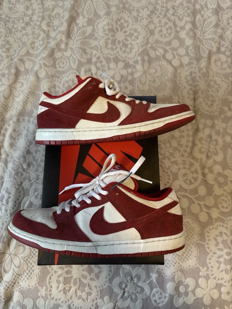 Size 11 - Nike Dunk Premium SB Low Valentine's Day 2014