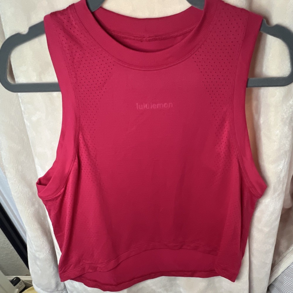 lululemon Women's Pink Cropped Sleeveless Lightweight Breathable Crew Neck Tank