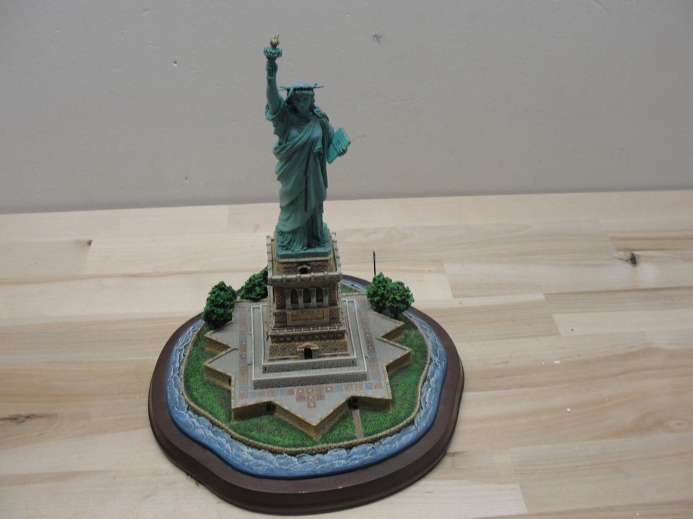 DANBURY MINT STATUE OF LIBERTY SCULPTURE ~ READ