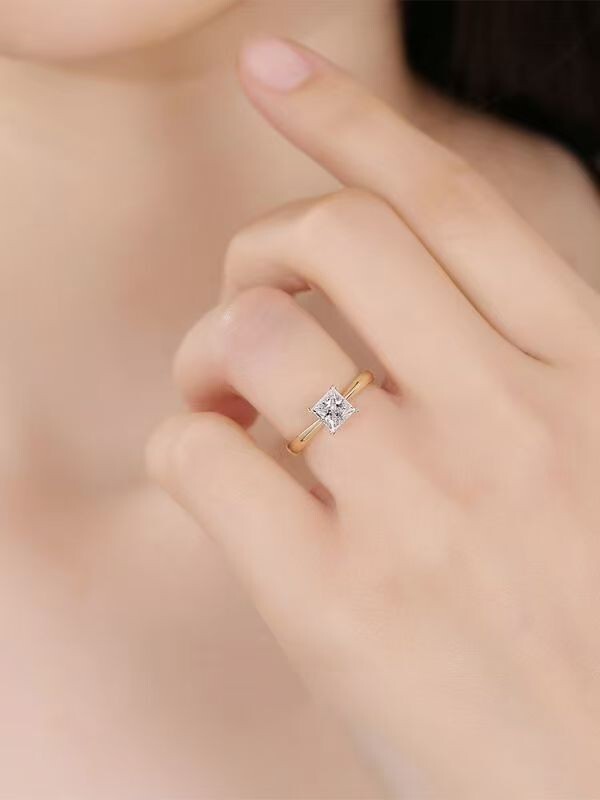 Luxury Premium Princess Square Moissanite Ring