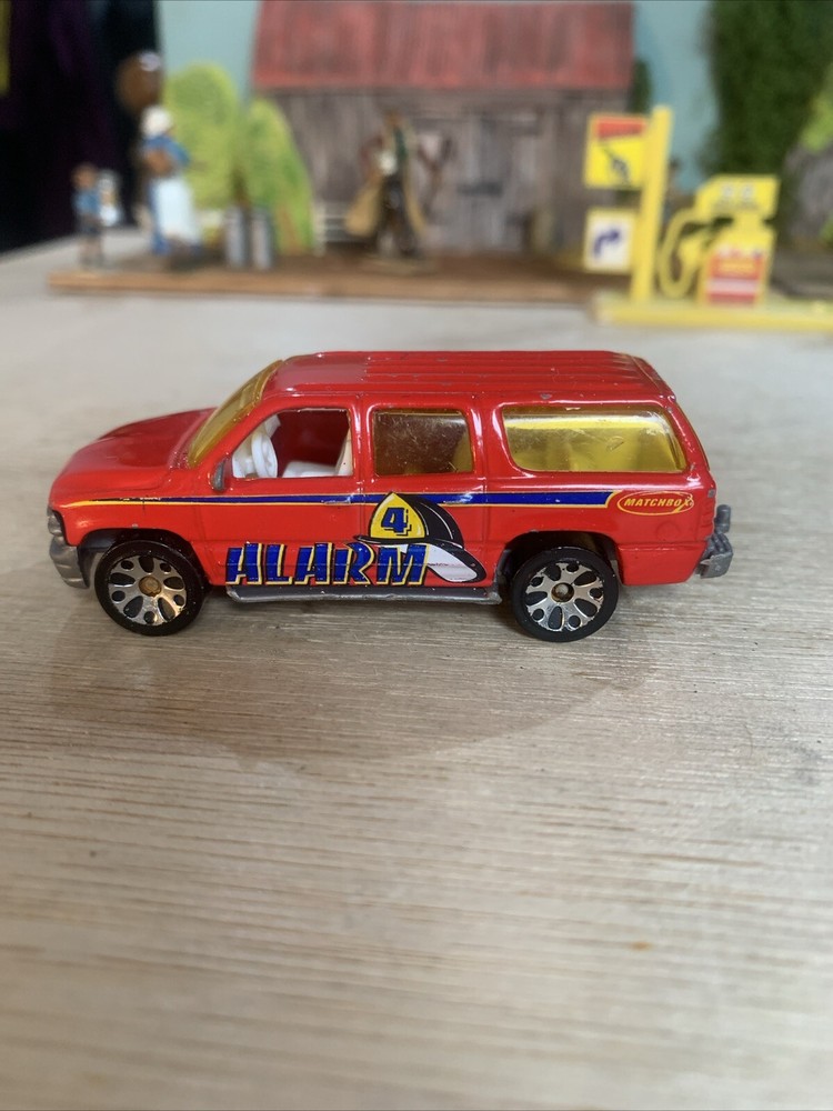 Coche de juguete Chevrolet Suburban 4x4 vintage raro Mattel Matchbox 2000 coleccionable