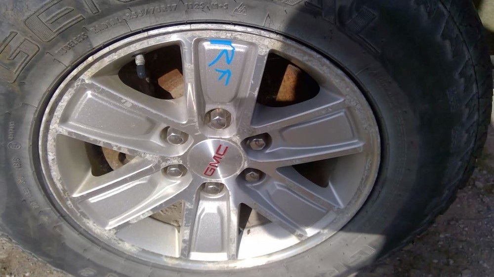 Rueda 17x8 6 radios Opt Q5W se adapta a camioneta Sierra 1500 14-18 1398021
