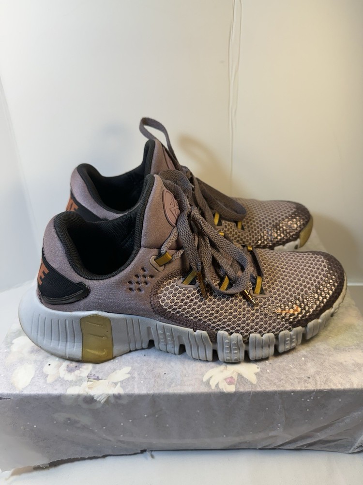 Nike Free Metcon Women's Sneakers Size 8.5 Pre Owned Purple Smoke.