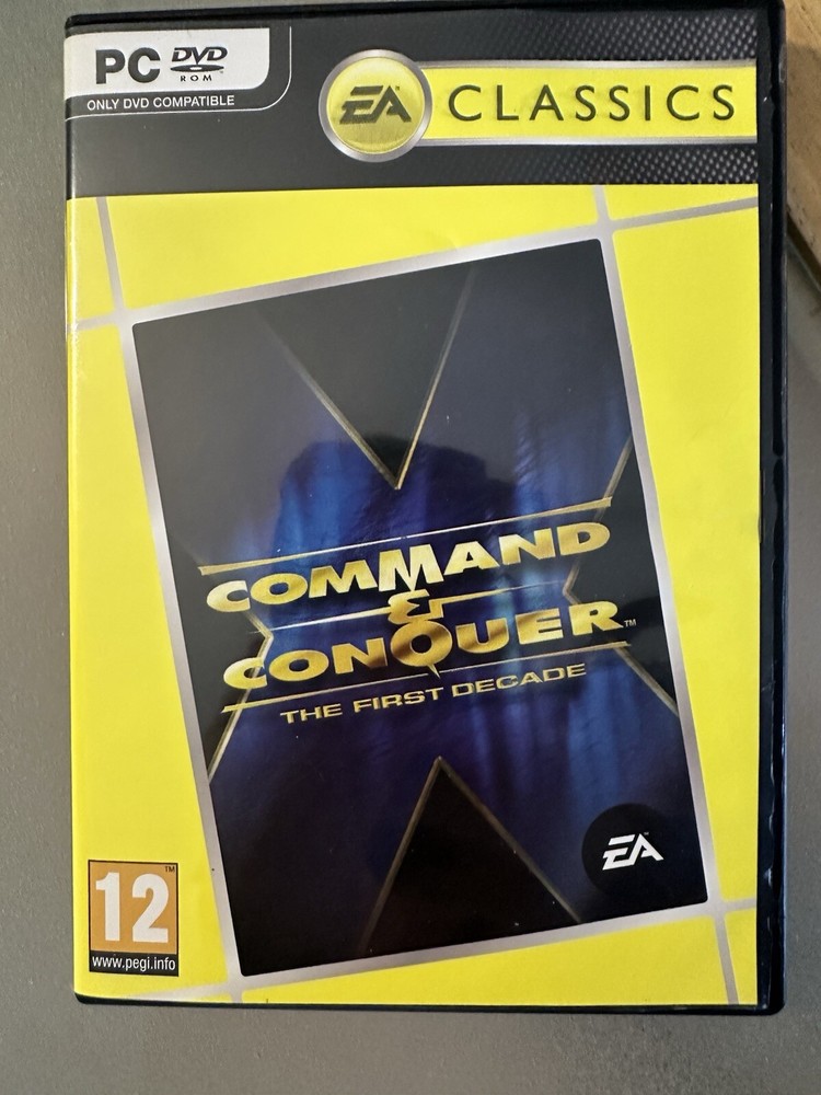 2006 Command & Conquer The First Decade PC Game Complete with Both Discs
