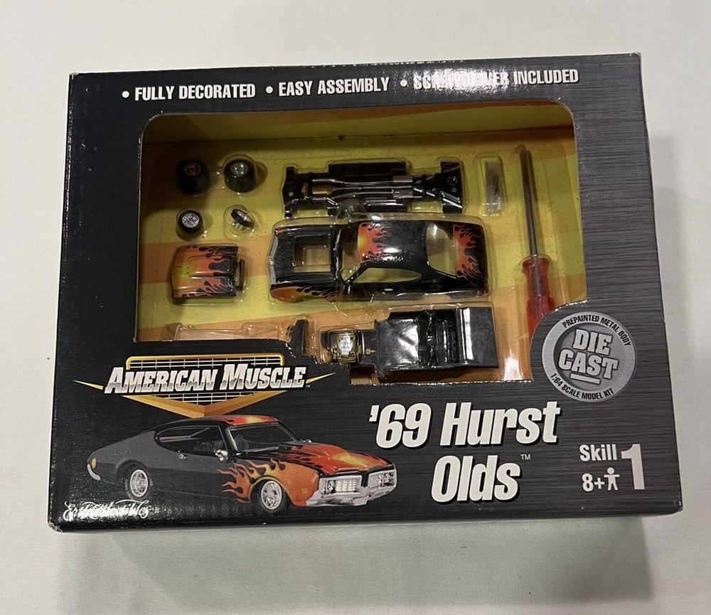 ERTL AMERICAN MUSCLE 30302 BODY SHOP 1969 HURST OLDS BLACK 1:64 KIT new in box