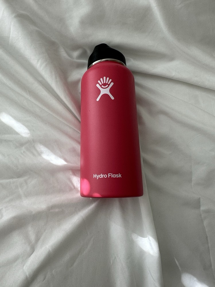 Stylish Pink Hydro Flask Vacuum Insulated Stainless Steel Water Bottle with Straw Lid