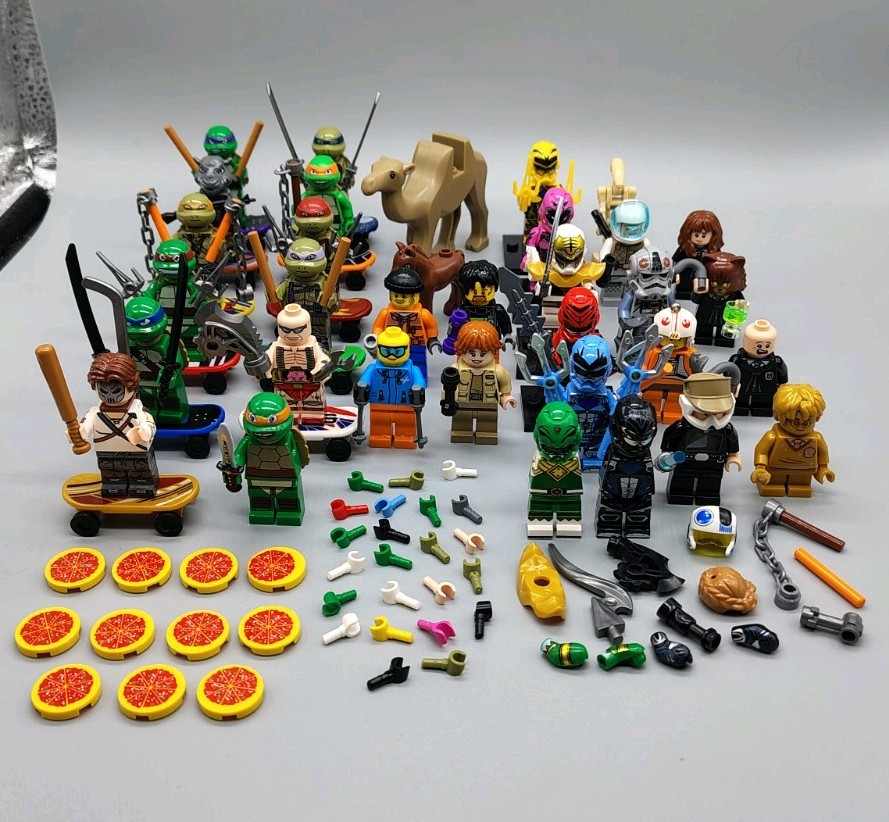 30+ LEGO Minifigure Mixed LOT Star Wars Harry Potter & K.O. MMPR TMNT + Weapons