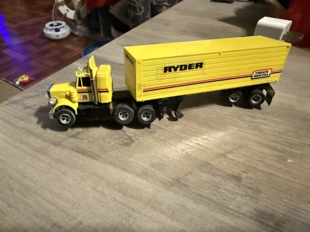 Aurora AFX Ryder GMC Astro Cabover Tractor HO Scale Slot Car