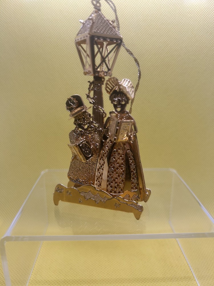 Danbury Mint Gold Christmas Ornament - Carolers 1996 - Limited Edition