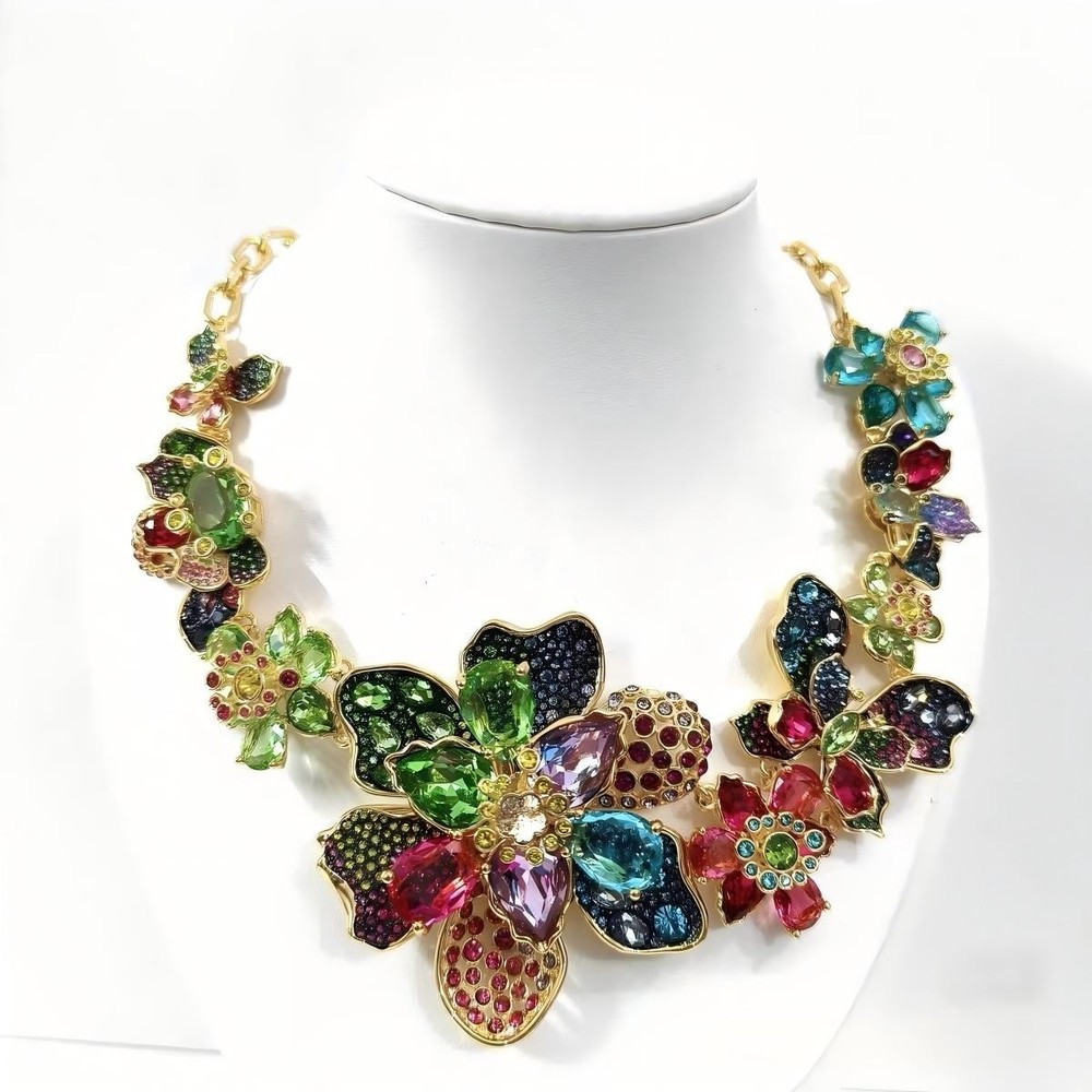 Swarovski ldyllia Large size Flower Necklaces new gift box
