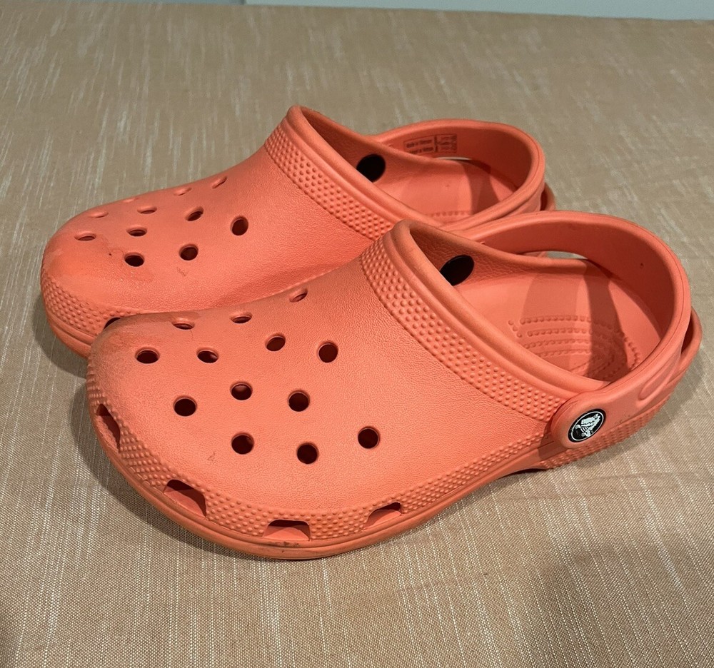 Fresh BRAND NEW Crocs Women's Size 10 Pink Melon Color