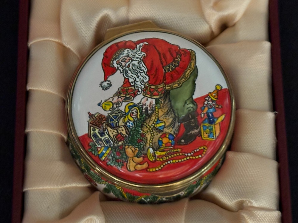 Staffordshire Enamel Trinket Box 