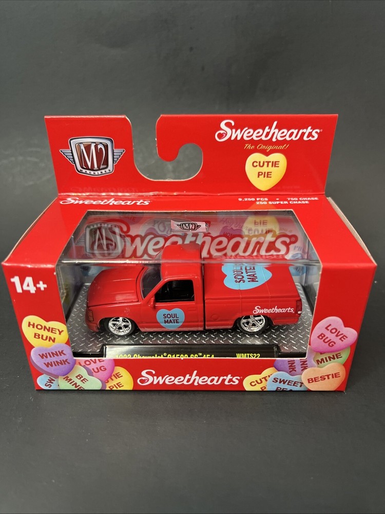 M2 Machines Sweethearts 1992 Chevrolet C1500 SS 454