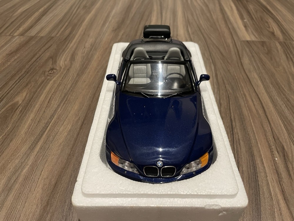 UT Models BMW Z3 Convertible blue Dealer Edition