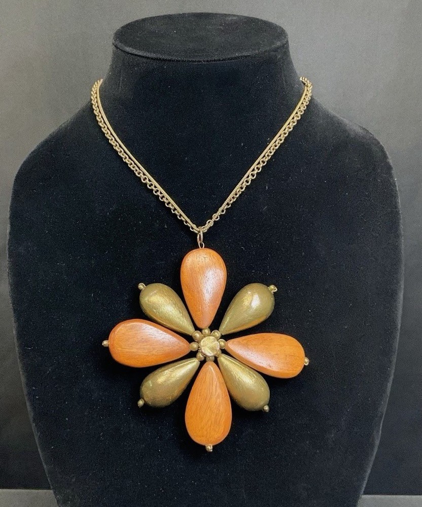 Vintage Jewelry Boho Wooden Flower Pendant Statement Pendant Necklace 14” MCM