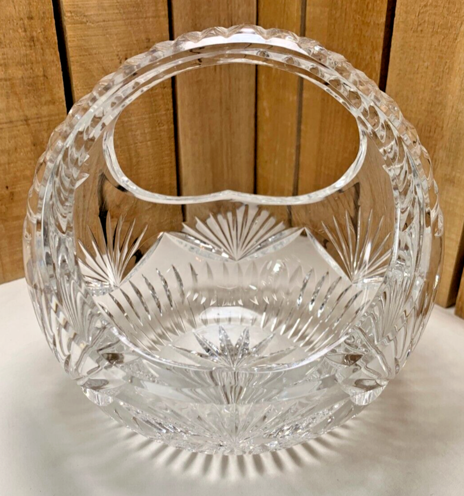 Vintage 5.75 Inch Clear Crystal Round Nut Candy Fruit Basket Dish