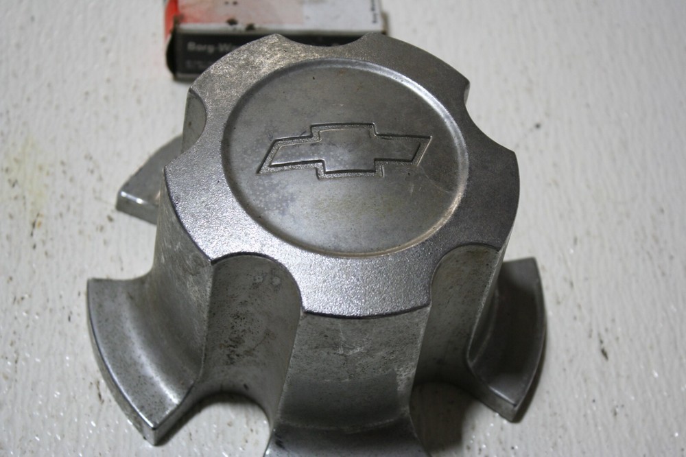 1970-81  Nova Chevelle Camaro 5 LUG RALLY WHEEL CENTER HUB CAP Plastic #352933