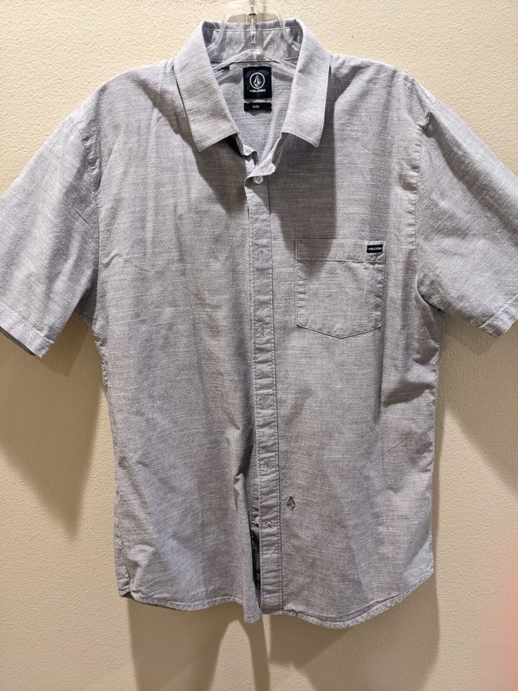 VOLCOM Button Up Shirt Men's Medium Gray Short Sleeve One Pocket