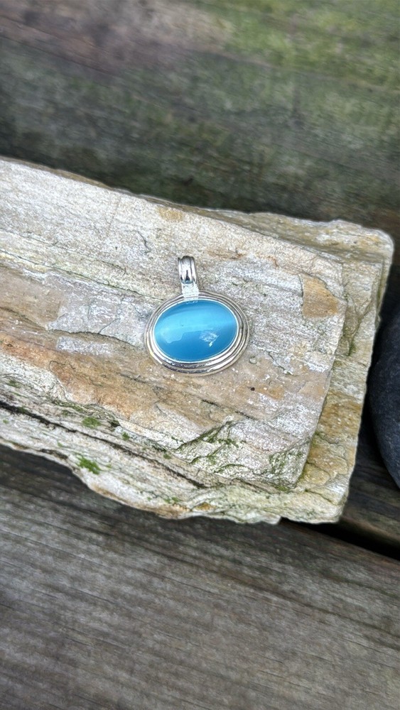 Sterling silver pendant blue cats eye