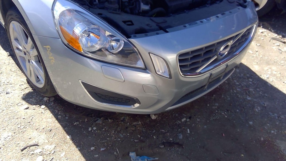 11-13 VOLVO 60 SERIES Front Bumper Assy. silver w/o pre-crash w/o park assist