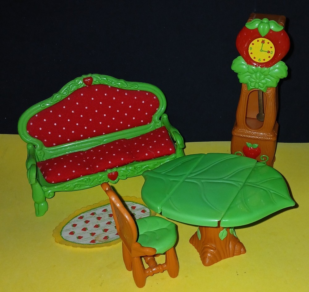 Strawberry Shortcake Vintage Berry Happy Home Cheery Living Room Dollhouse Set