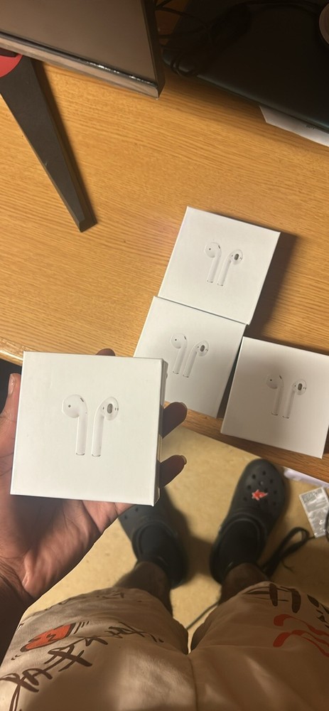 Apple AirPods 1st Generation In-Ear Headsets with Charging Case - White