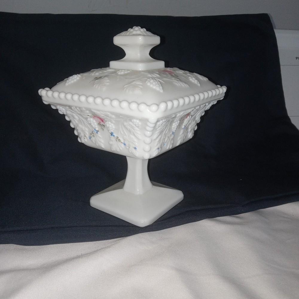 VTG Westmoreland Milk Glass Floral Wedding Cake Box Pedestal Bowl Candy Dish Lid