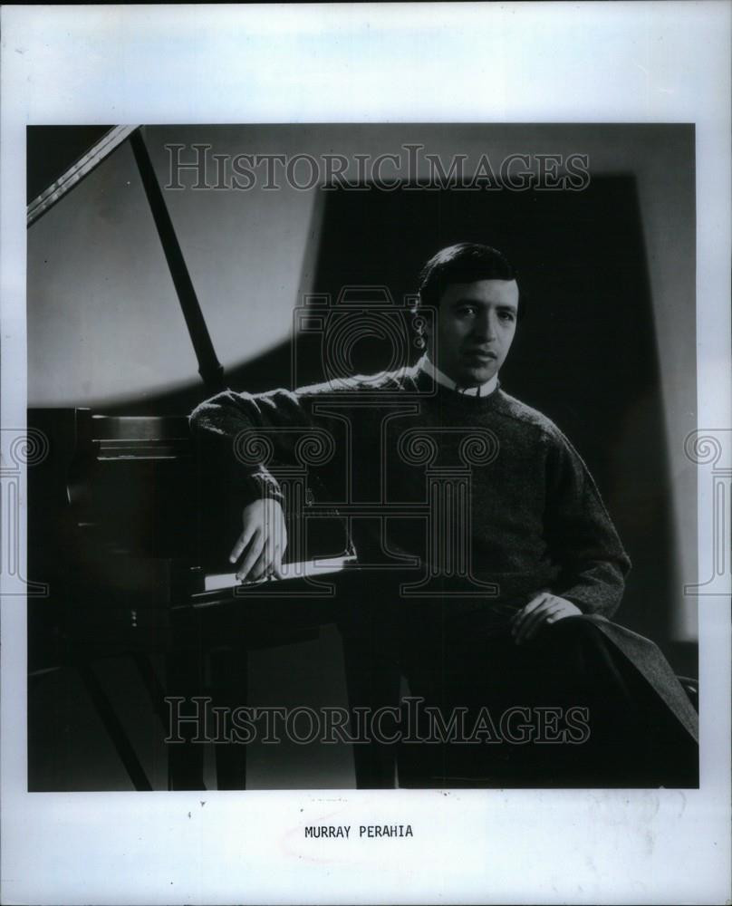 1990 Press Photo Murray Perahia American conductor - DFPC84603