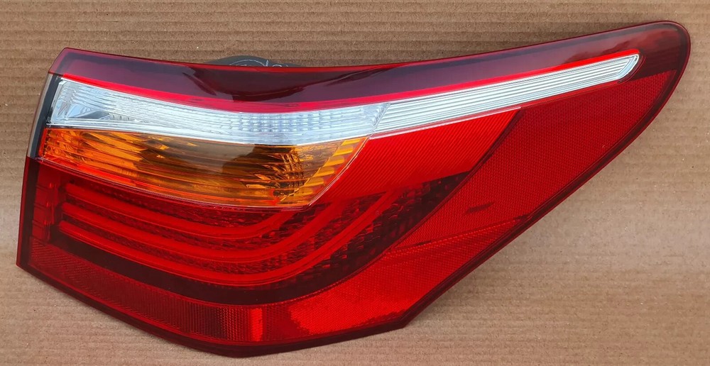 2010-2012 Lexus LS460/LS460L Right Passenger LED Tail Light OEM Used