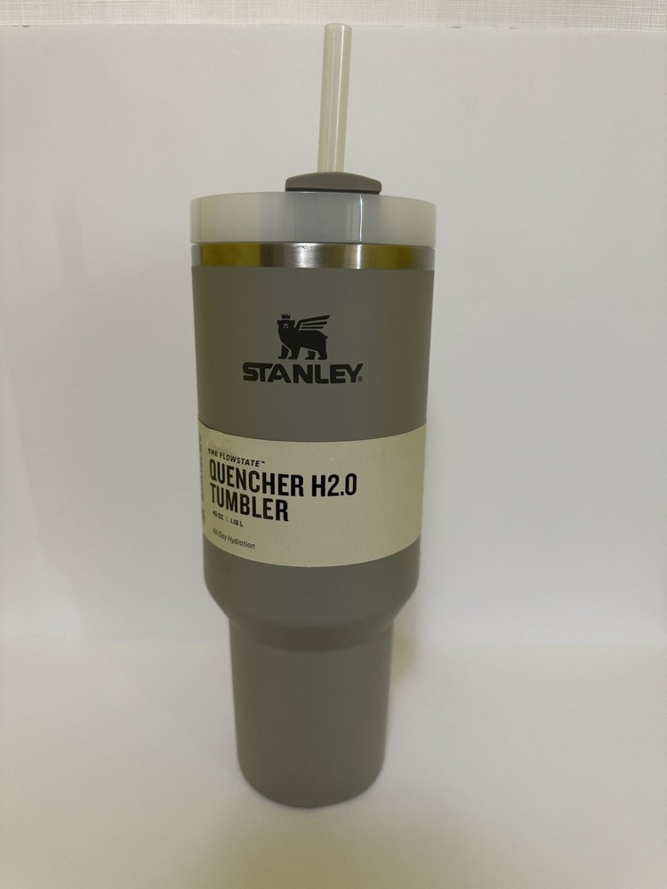 Stanley Quencher H2O FlowState Tumbler in Grey with Broken Handle