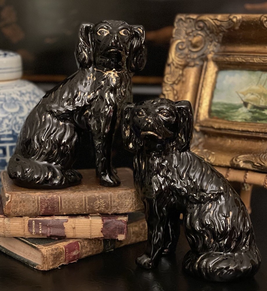 Stunning Rare 19C Black Jackfield Staffordshire Spaniel Mantle Hunt Dog Pair 6”