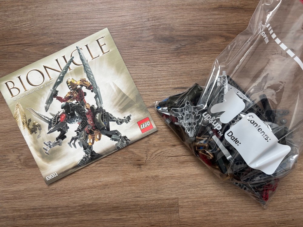 LEGO BIONICLE: Toa Lhikan and Kikanalo (8811) 100% Complete w/ Manual