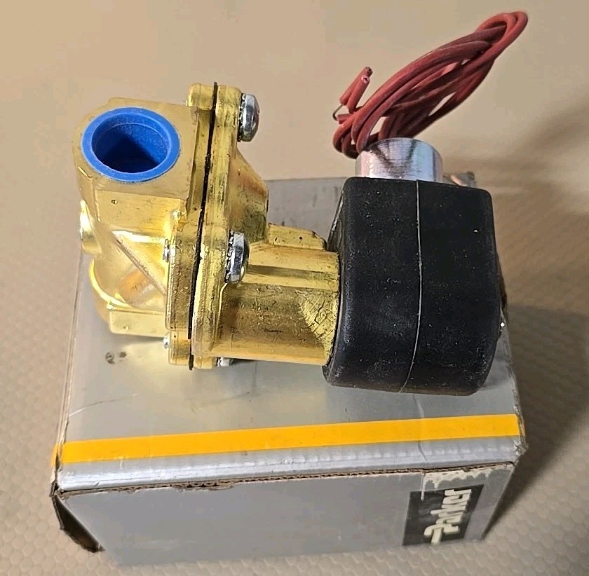 NEW Parker 73218BN4UN00N0C111P3 2-Way Solenoid Valve1/2 in. NPT, 120 Volt