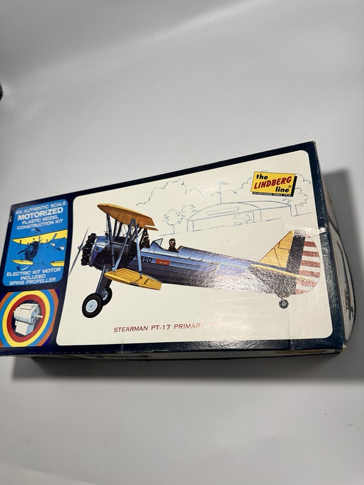 1/48 Lindberg #40D Motorized Stearman PT-17 Model Kit 3102M-150