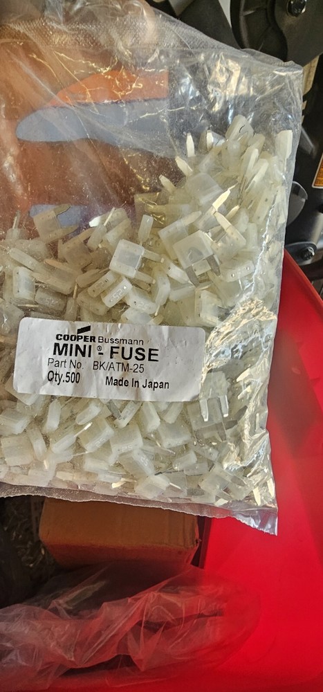 500 NEW SEALED BAG COOPER BUSSMANN BK/ATM-5 MINI-FUSE BLADE 5A 32V
